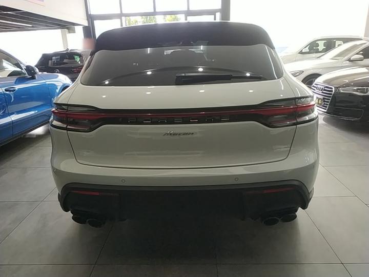 2024 Macan 2.0T photo 3
