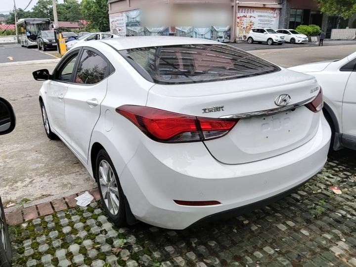 Elantra 2016 1.6L AT Smart photo 4