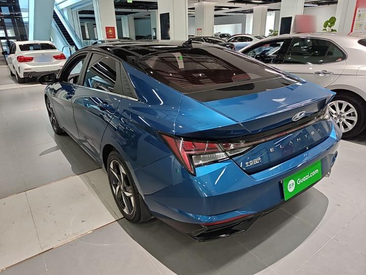 Elantra 2022 1.5L CVT LUX Premium photo 4