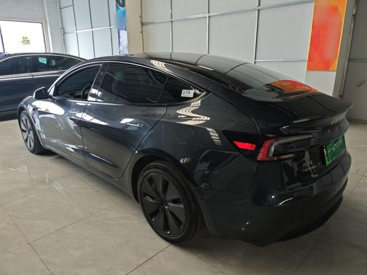 Model 3 2023 RWD photo 4