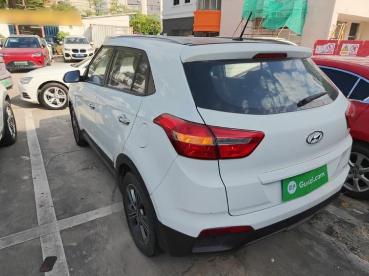 ix25 2015 1.6L AT RWD Smart GLS photo 4