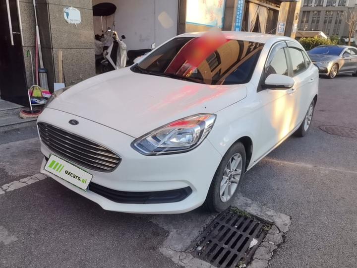 Escort 2019 1.5L AT