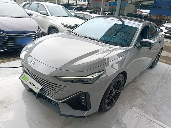 UNI-V 2022 1.5T Premium