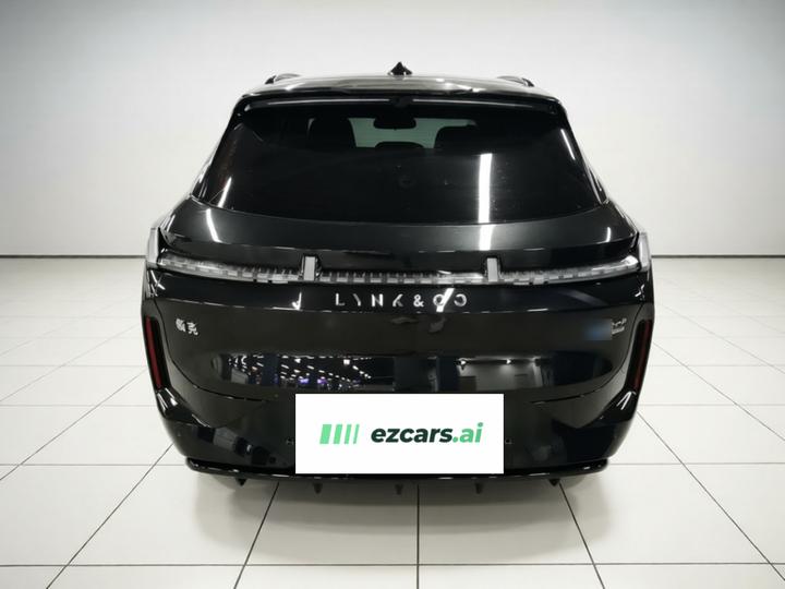 08 EM-P 2023 220km AWD Performance Halo photo 5