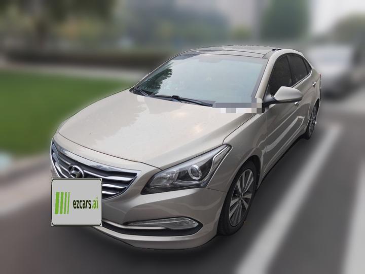 Mistra 2014 1.8L AT Premium DLX