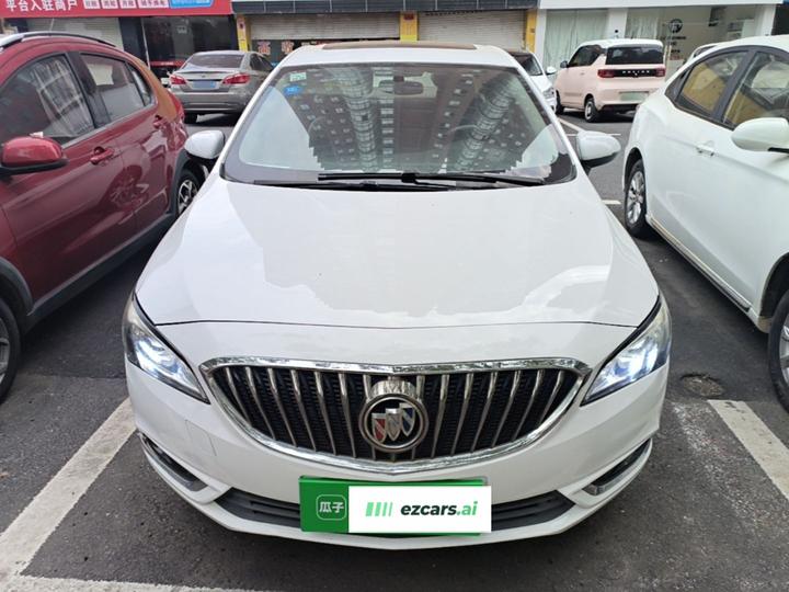 Verano 2015 Sedan 15S AT Progressive photo 2