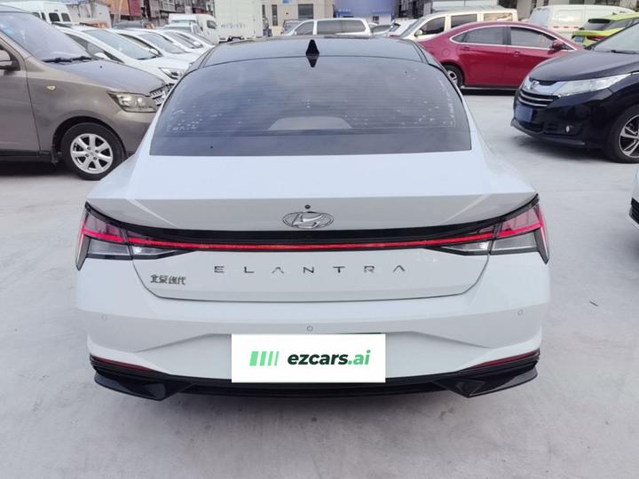 Elantra 2022 1.5L CVT LUX Premium photo 5