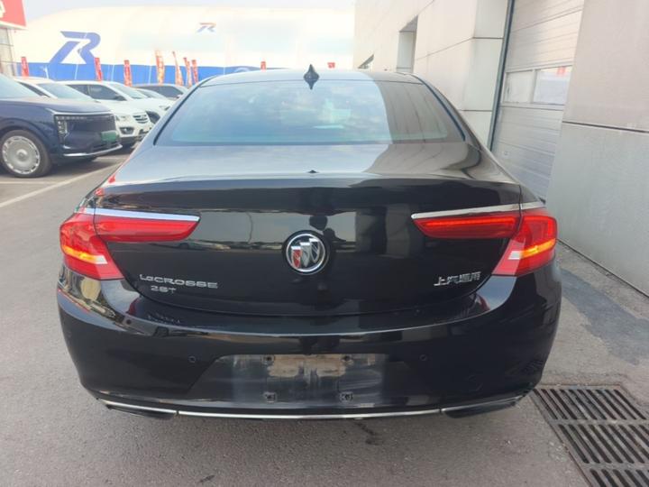 LaCrosse 2016 Facelift 28T Elite photo 3