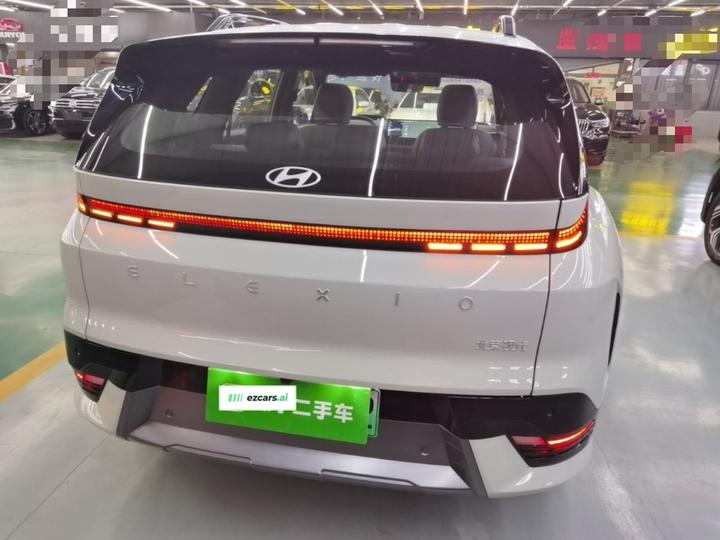 EO 2025 RWD TECH 64.2kWh photo 5