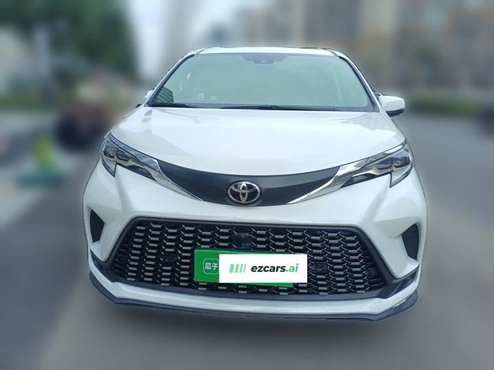 Granvia 2024 2.5L Hybrid Comfort photo 2