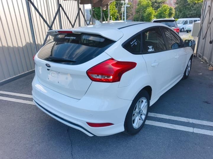 Focus 2017 Hatchback EcoBoost 180 AT Elite photo 4