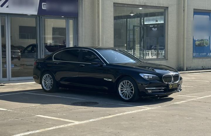 7 Series 2014 730Li photo 3