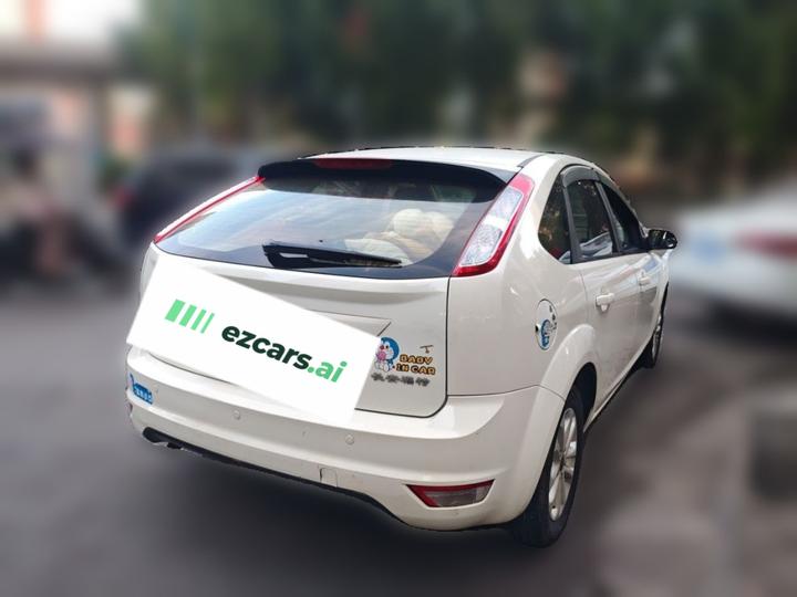 Focus 2013 Hatchback Classic 1.8L AT Anniversary Edition photo 4