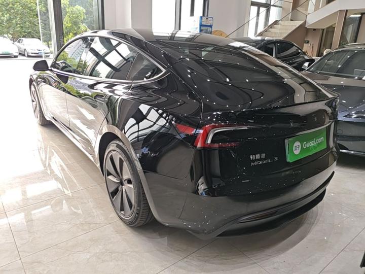 Model 3 2023 RWD photo 4