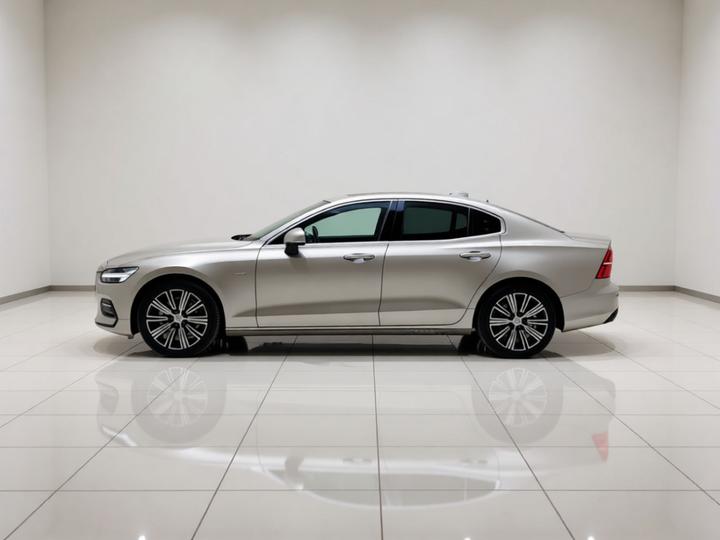 S60 2022 B4 Luxury photo 3