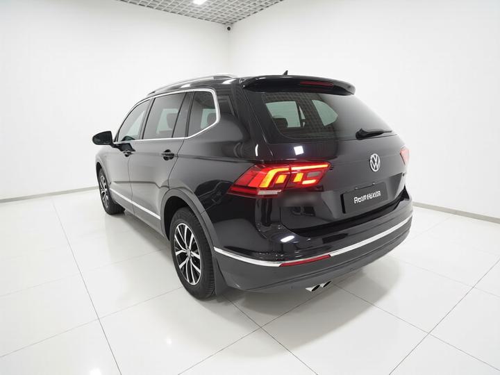 Tiguan L 2018 Facelift 330TSI AT RWD Luxury photo 4