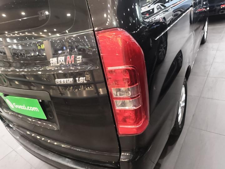 Refine M3 2019 PLUS 1.8L Luxury photo 7