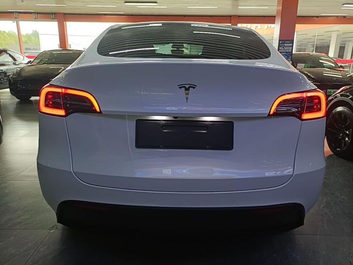 Model Y 2022 RWD photo 3