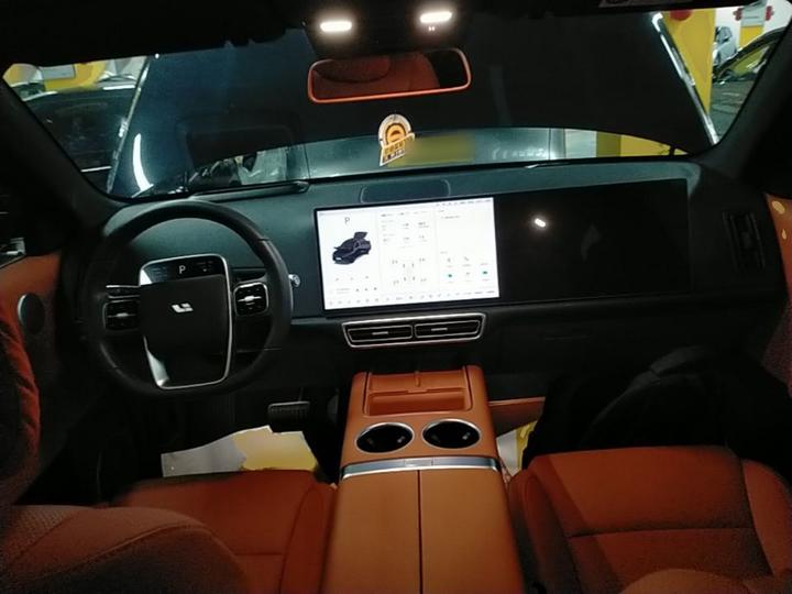 Li Auto L6 2025 Pro Smart Refresh Edition photo 5