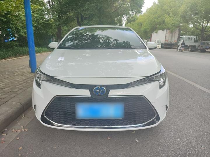 Levin 2022 Hybrid 1.8H E-CVT Luxury photo 2