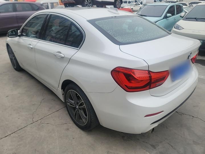 1 Series 2018 118i Sport photo 4