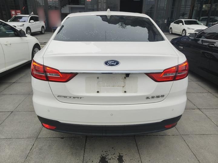 Escort 2019 Facelift 1.5L AT China VI photo 3