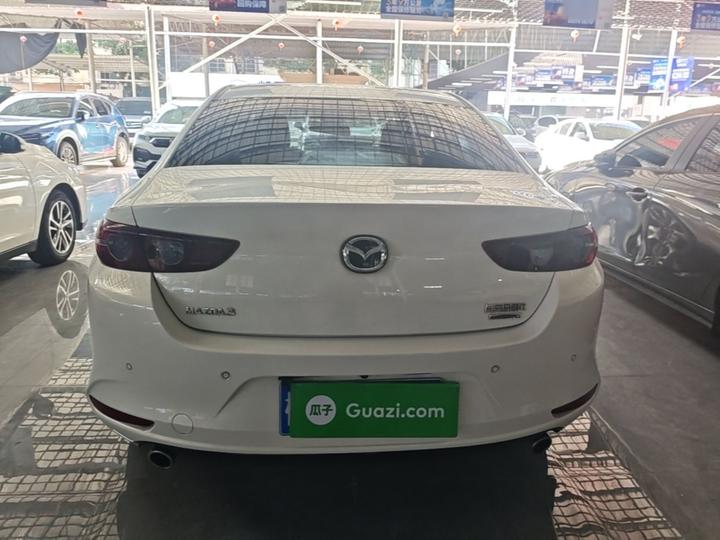 3 Axela 2023 2.0L AT photo 5