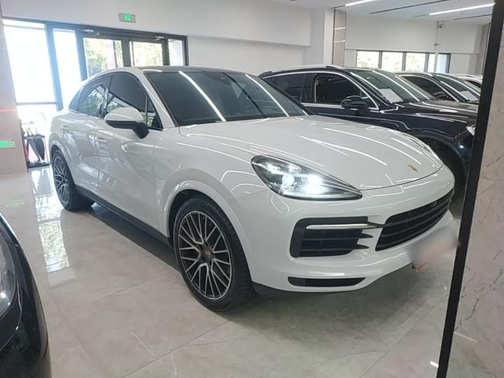 2019 Cayenne Coupé 3.0T photo 3