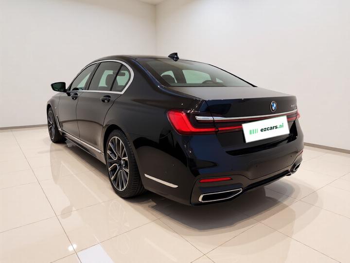 7 Series 2022 740Li Exclusive M Sport Package photo 4
