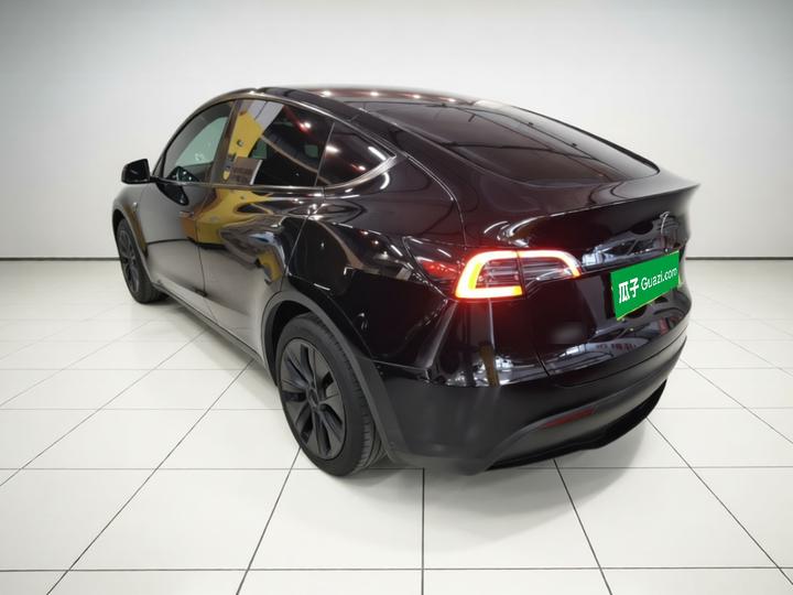 Model Y 2023 RWD photo 4