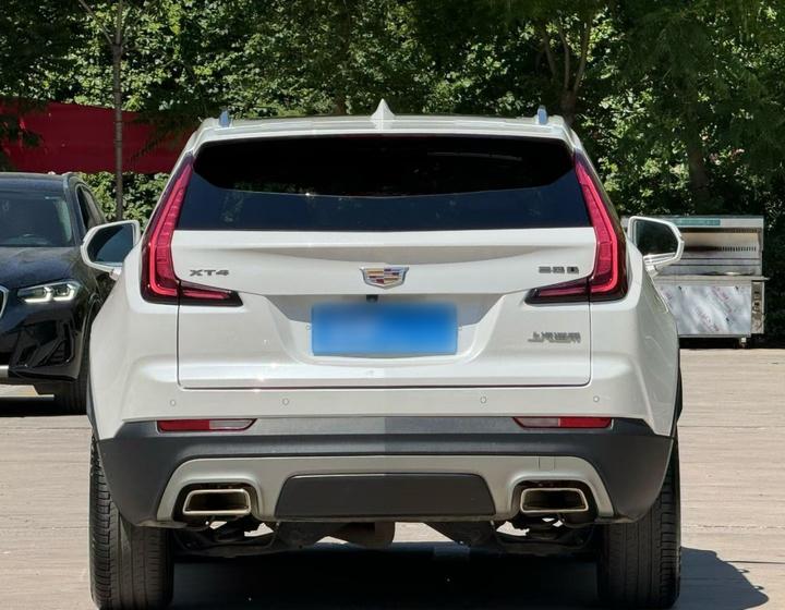 XT4 2020 Facelift 28T RWD Leading photo 4