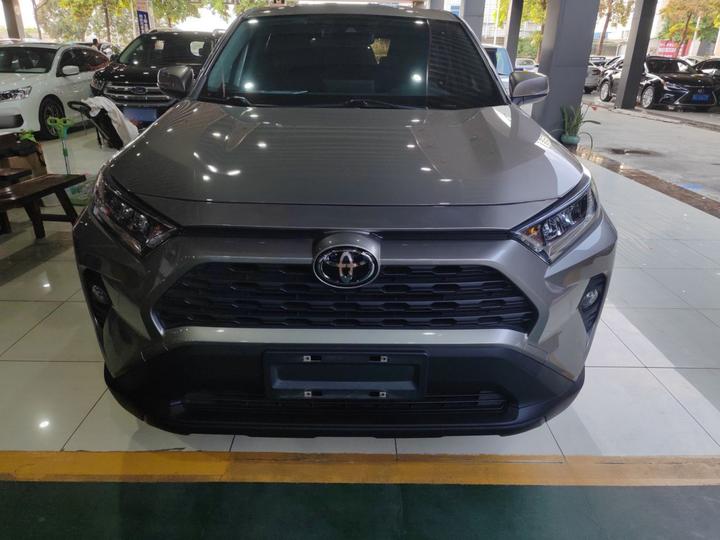 RAV4 2022 2.0L CVT RWD photo 2