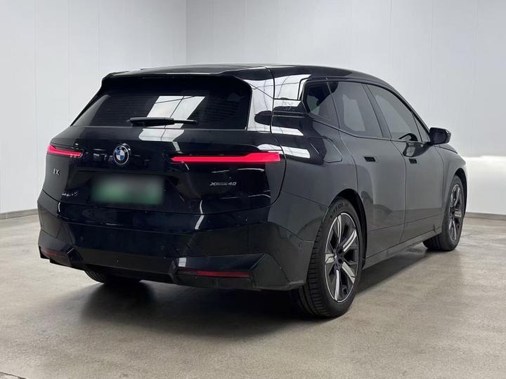 iX 2022 xDrive40 photo 6