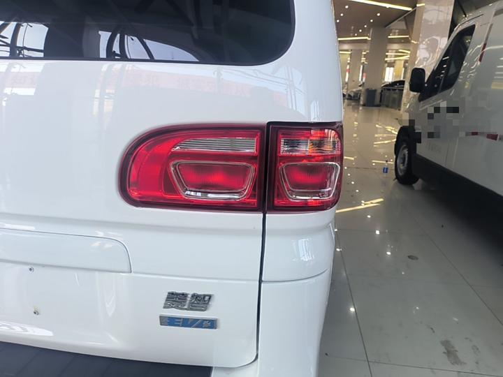 Lingzhi M5EV 2025 410km 7-Seater photo 7