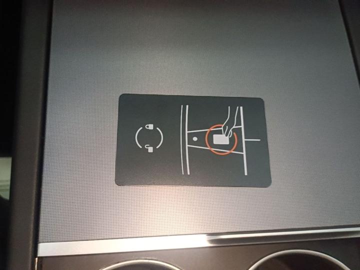 Model 3 2023 RWD photo 8