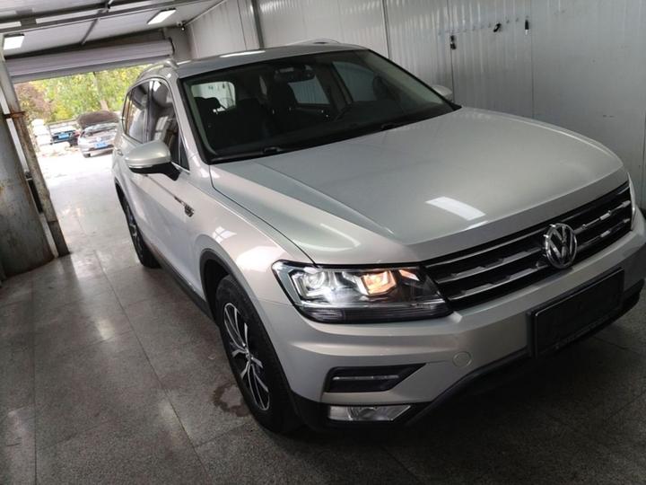 Tiguan L 2017 330TSI AT RWD Luxury photo 3