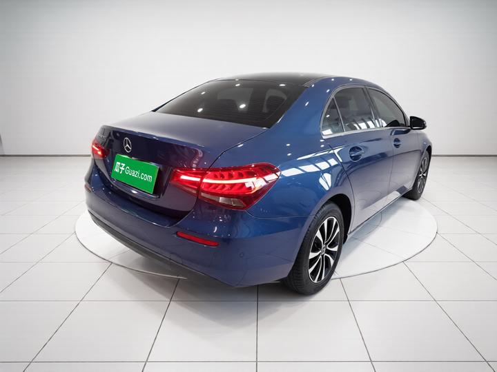 A-Class 2019 A 180 L photo 4