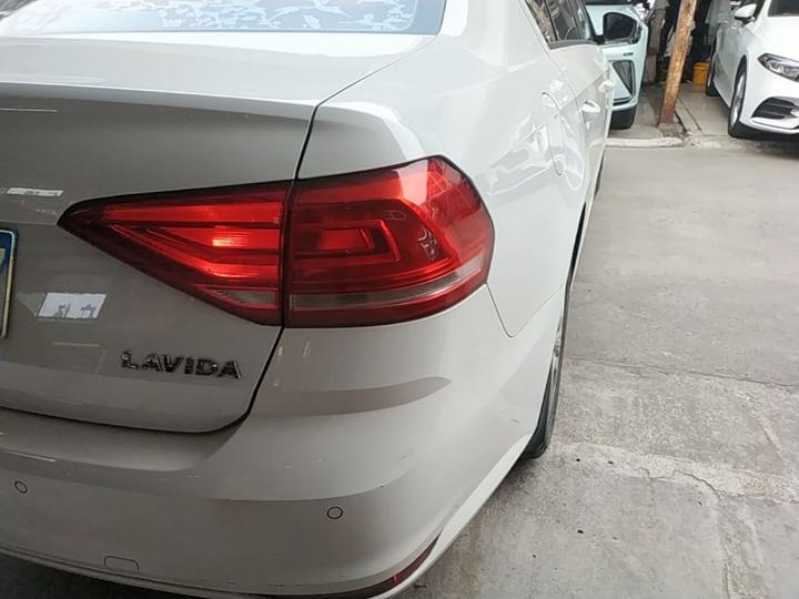 Lavida 2017 1.6L AT photo 7