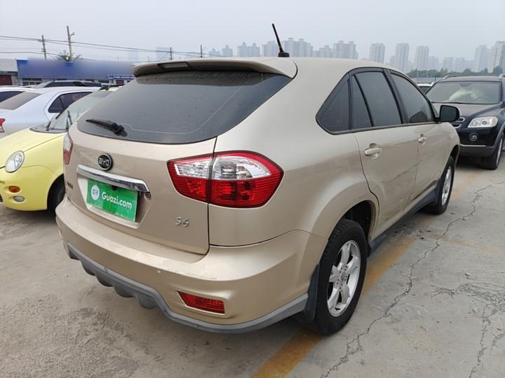 S6 2014 2.0L MT Luxury 5-Seater photo 4