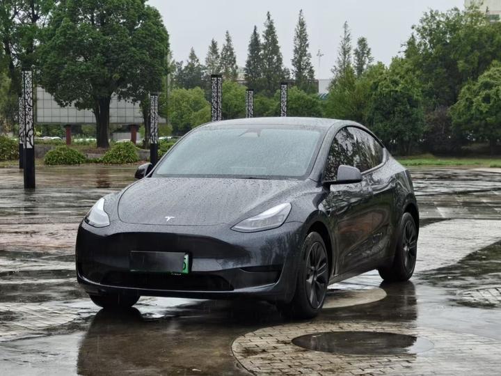 Model Y 2024 RWD