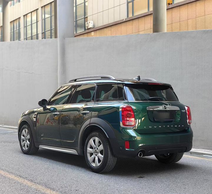 2017 1.5T COOPER ALL4 photo 4