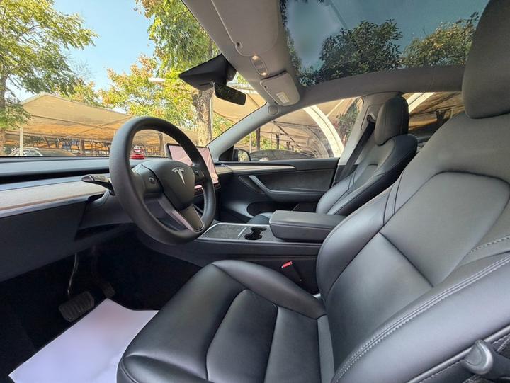 Model Y 2022 Long Range AWD photo 6
