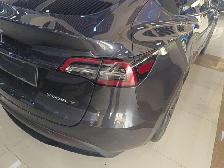 Model Y 2024 RWD photo 7
