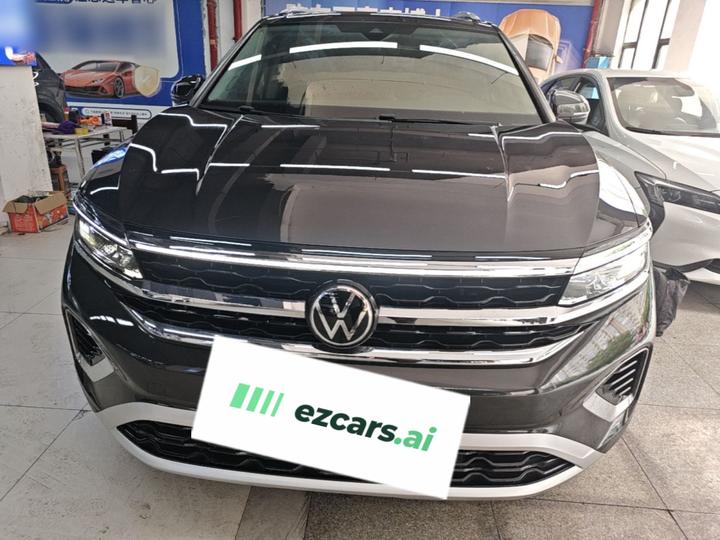 2021 380TSI AWD Luxury Pro photo 2