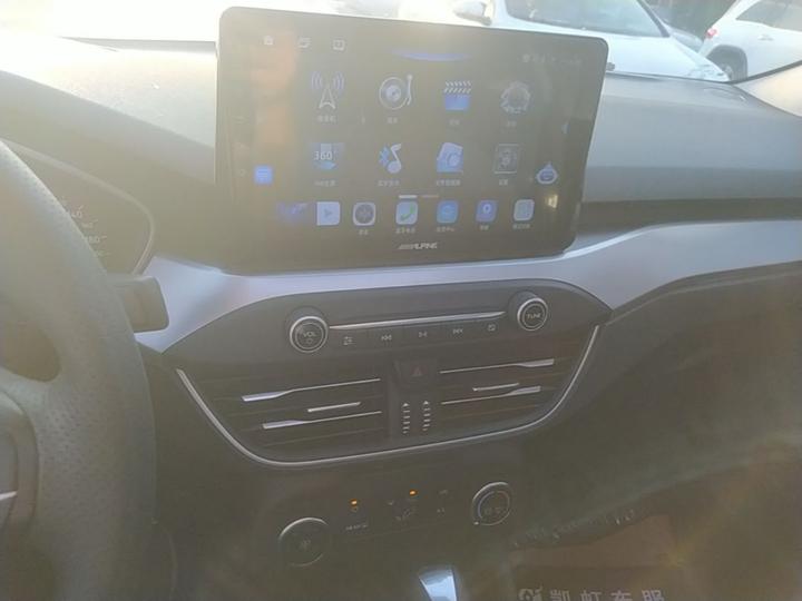 Focus 2020 Sedan 1.5L AT photo 4