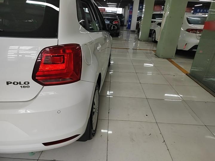 Polo 2016 1.6L AT Comfort photo 7