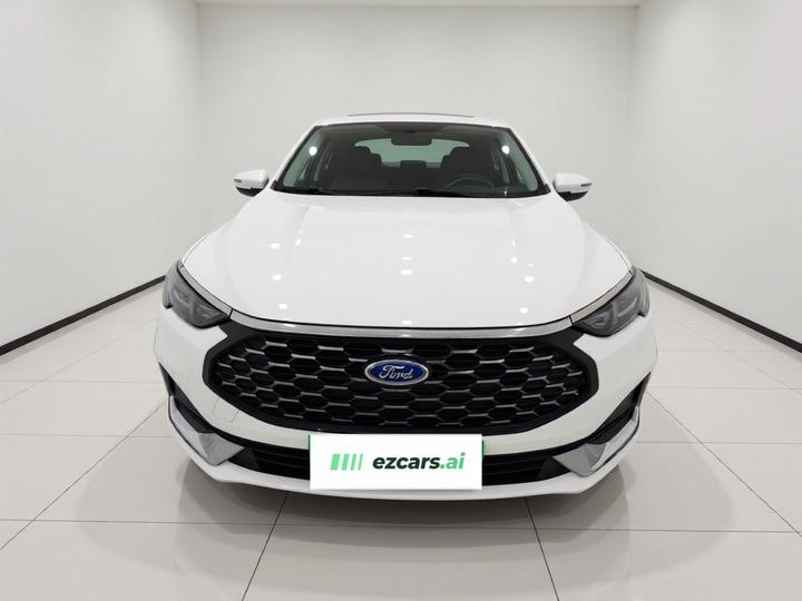 Escort 2021 1.5L AT Platinum photo 2