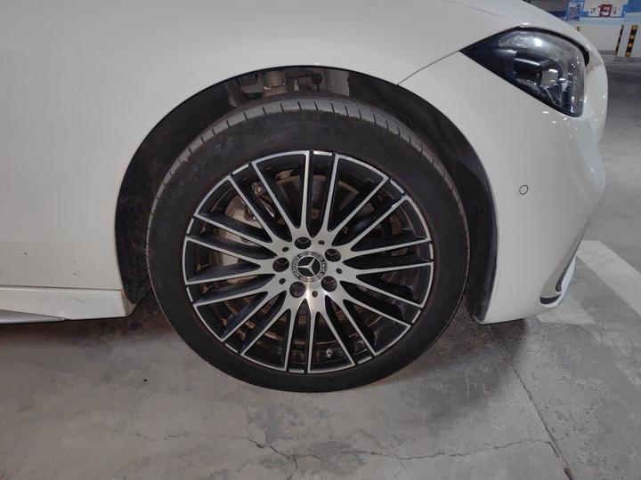 C-Class 2024 C 260 L Sport photo 8