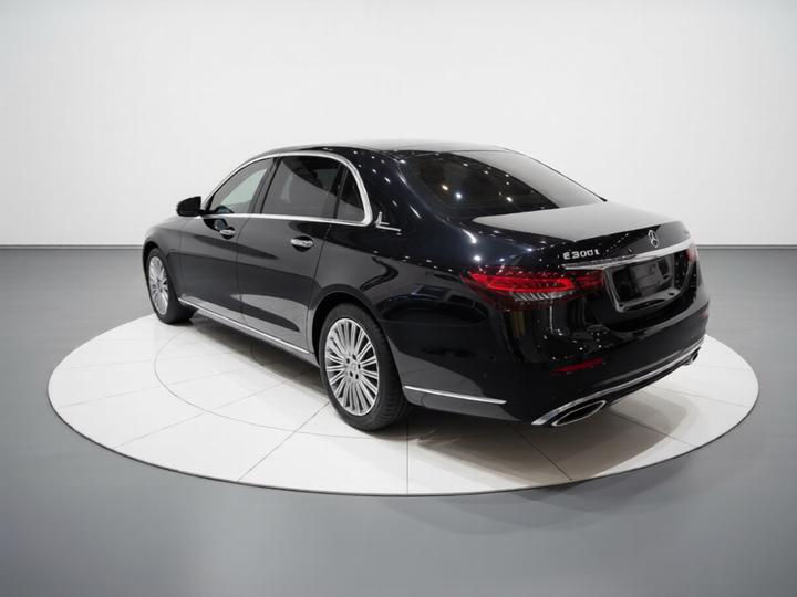 E-Class 2022 Facelift E 300 L Luxury photo 4