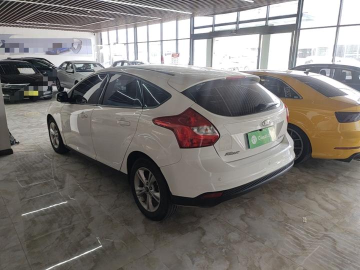Focus 2012 Hatchback 1.6L AT photo 4